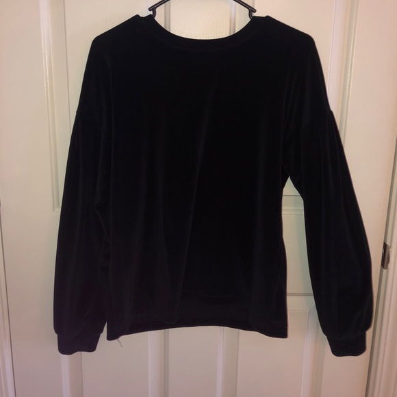 a new day Tops - Black velvet top 🖤